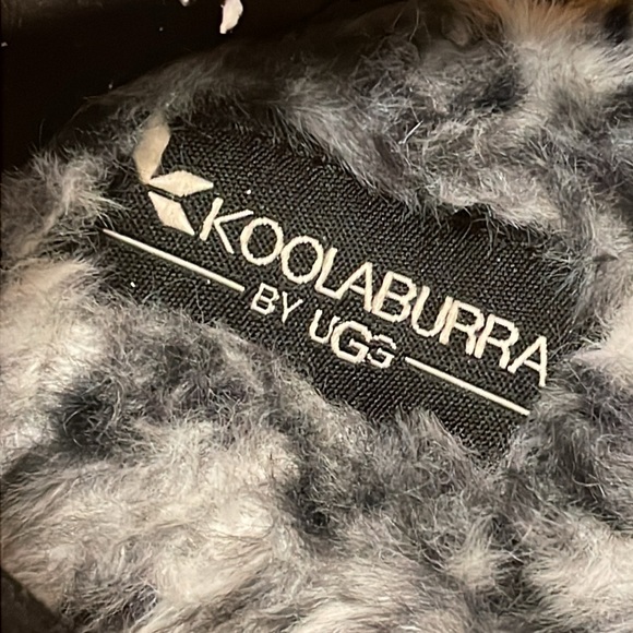 Koolaburra by UGG Slippers. Size 8. Black/Gray Animal Print. EUC. Adjustable - Picture 3 of 11